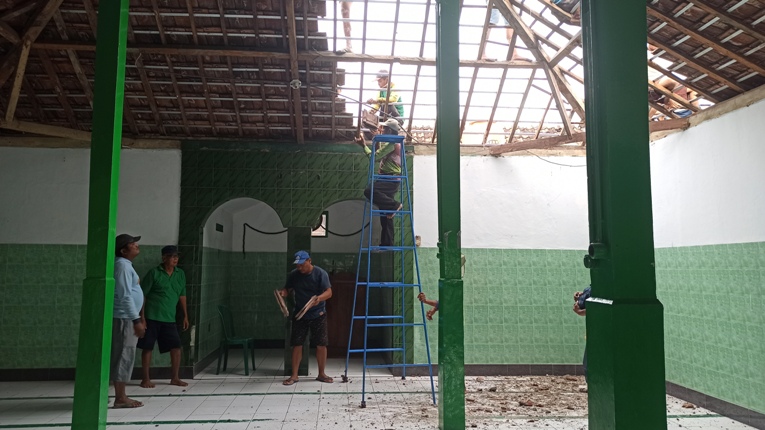 Renovasi Masjid Baitussalam Dusun Balongglagah